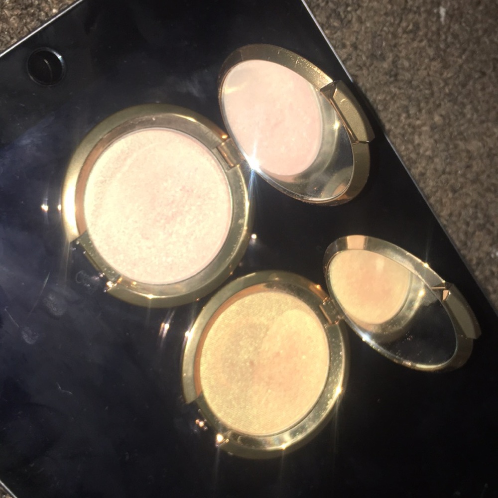 2 BECCA LIGHT CHASER HIGHLIGHT SHIFT GREEN & JADE
